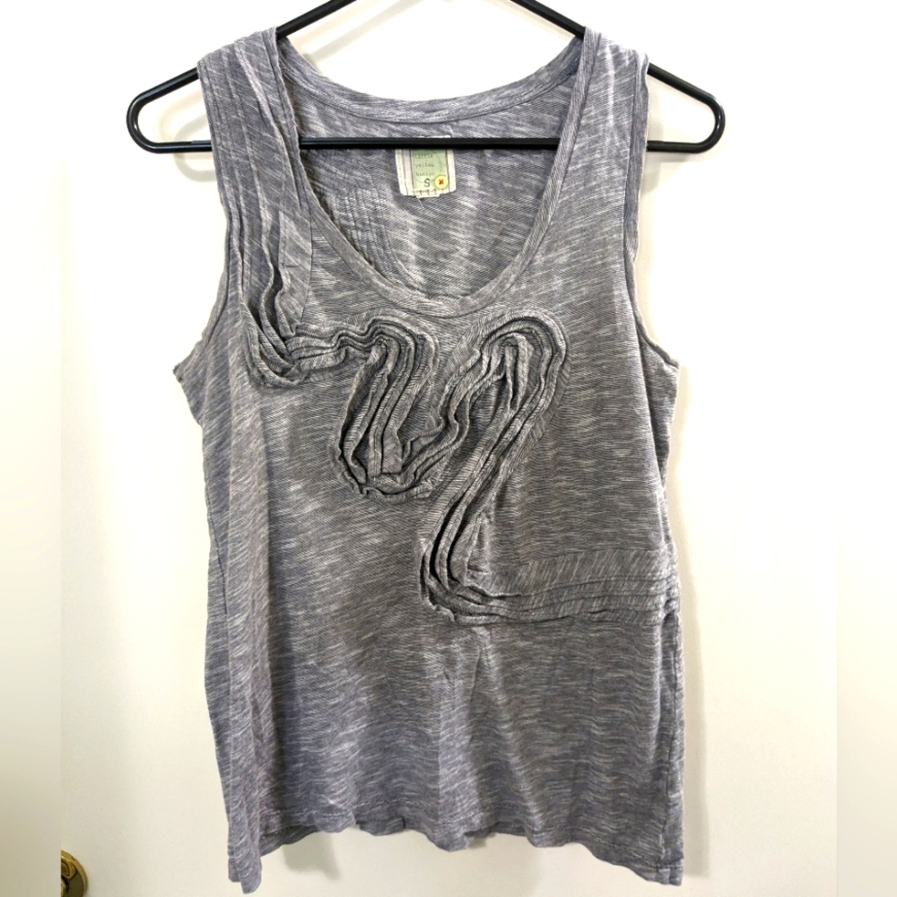 🌕 Little Yellow Button gray tank top